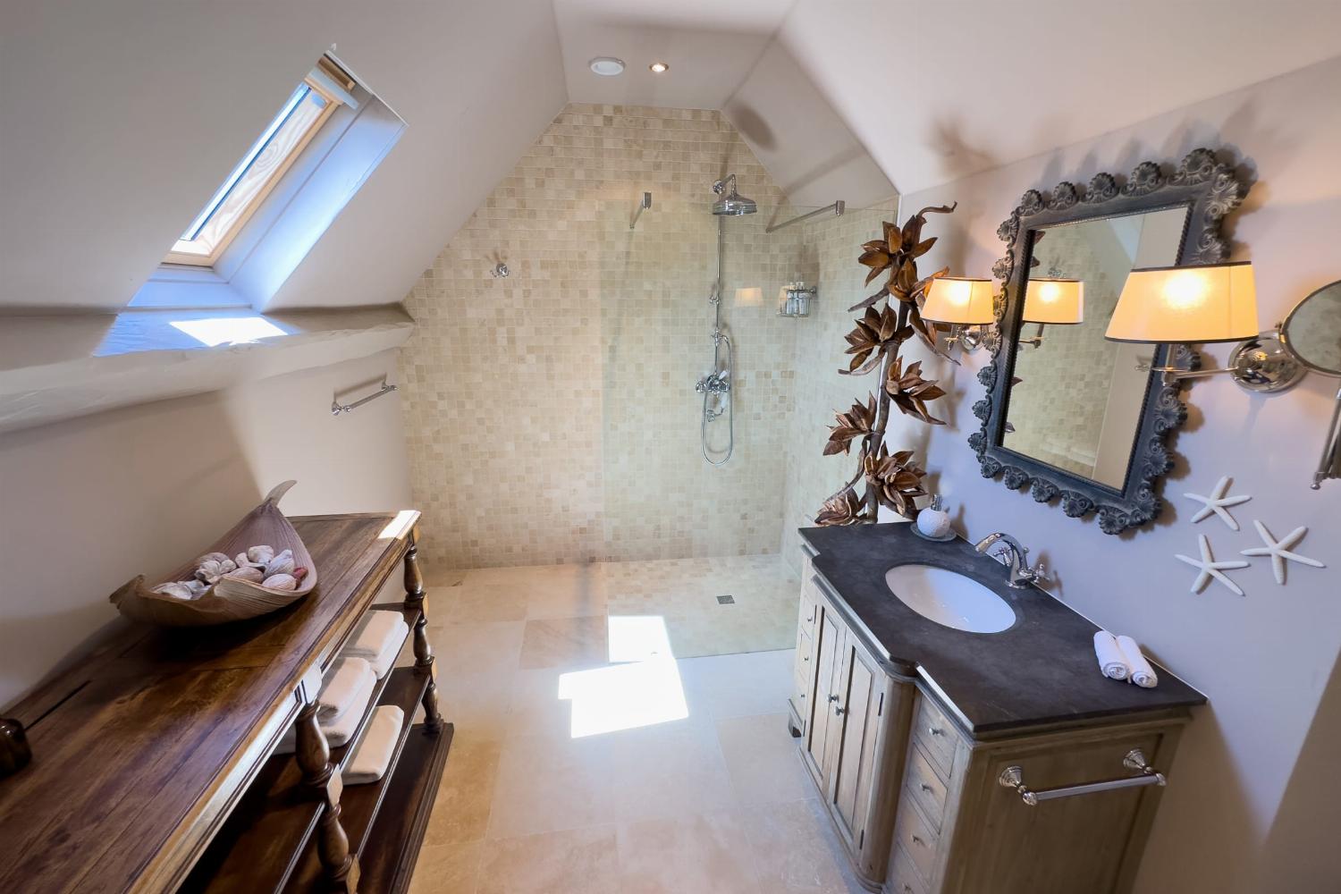 Garden house | Bathroom