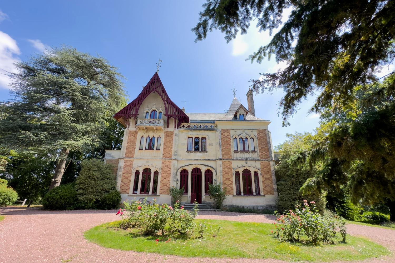 Holiday château in Nouvelle-Aquitaine