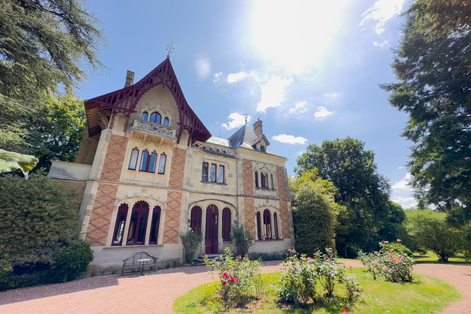 Holiday château in Nouvelle-Aquitaine