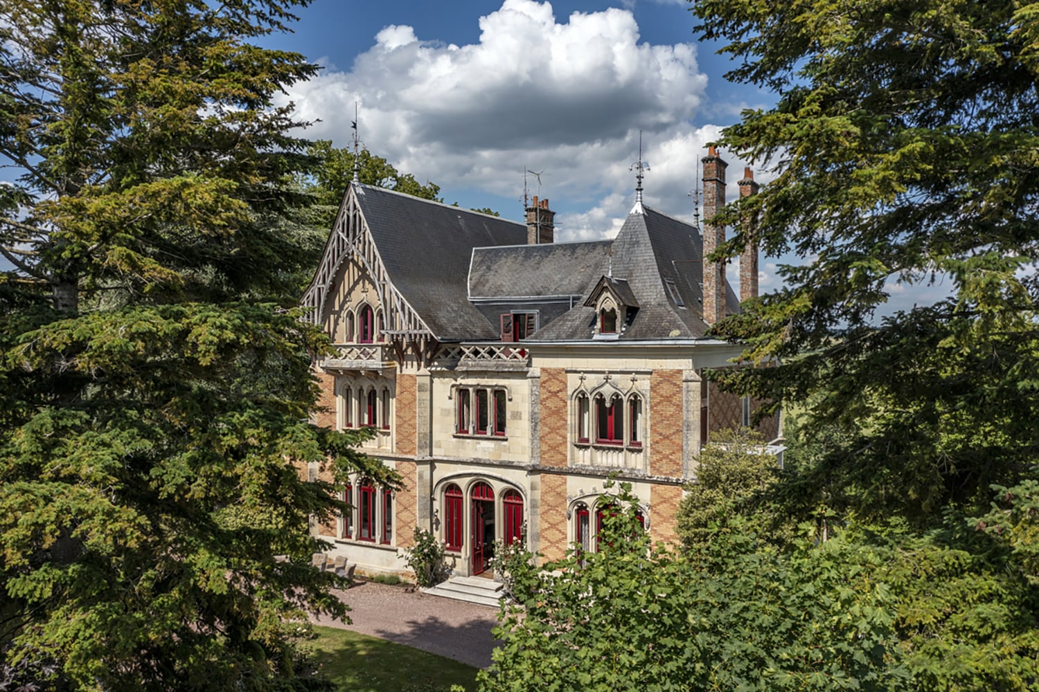 Holiday château in Nouvelle-Aquitaine