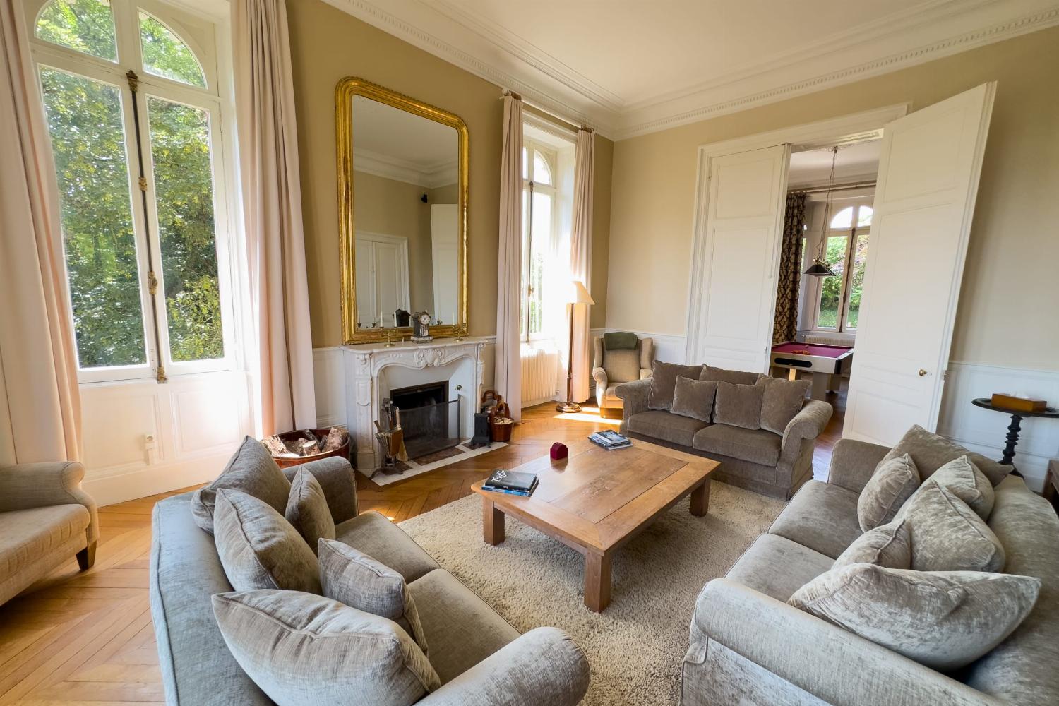 Living room | Holiday château in Nouvelle-Aquitaine