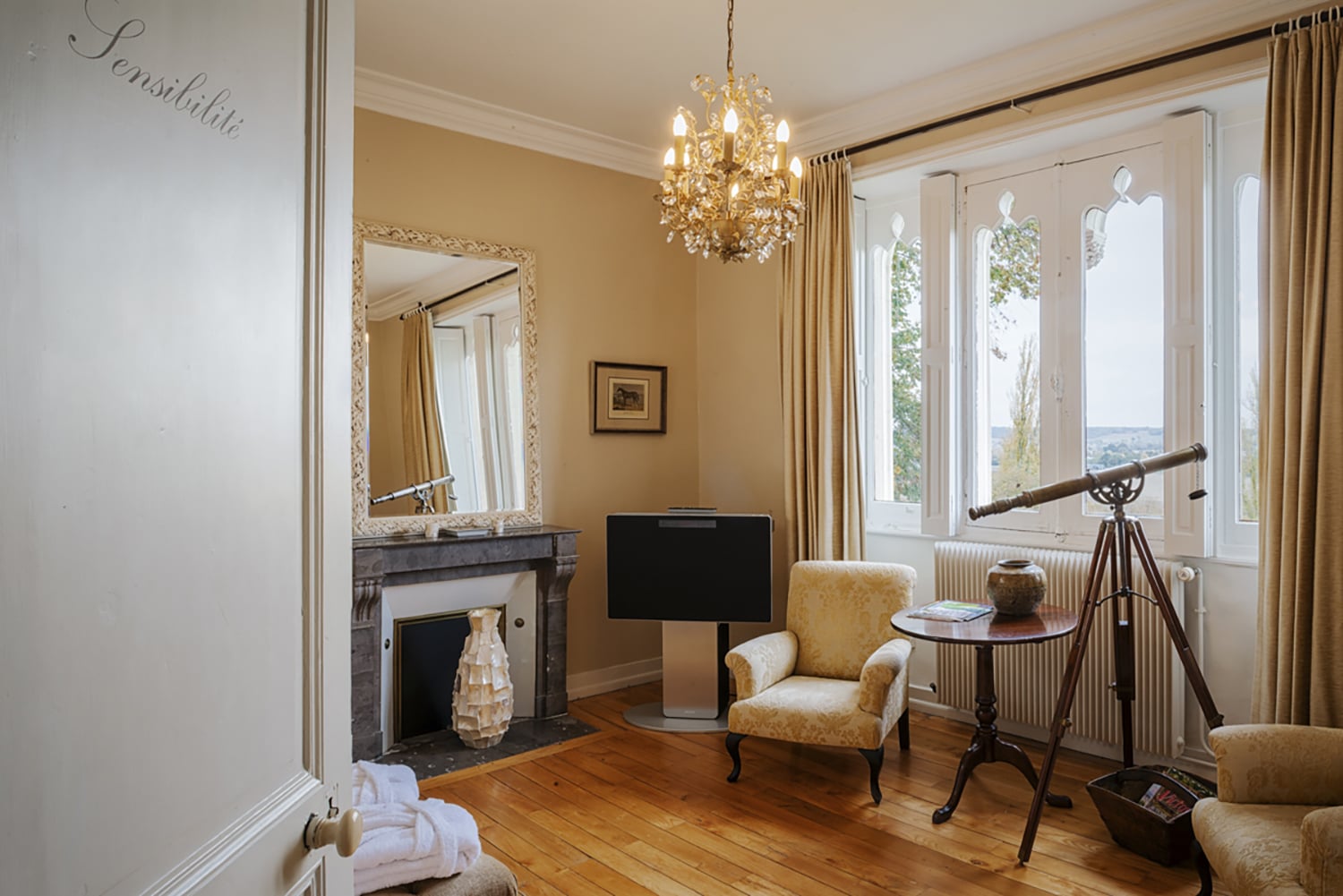 Sitting room | Holiday château in Nouvelle-Aquitaine