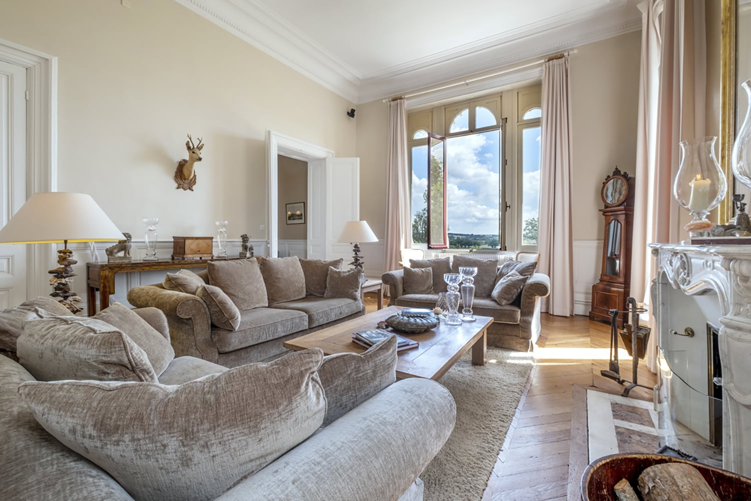 Sitting room | Holiday château in Nouvelle-Aquitaine