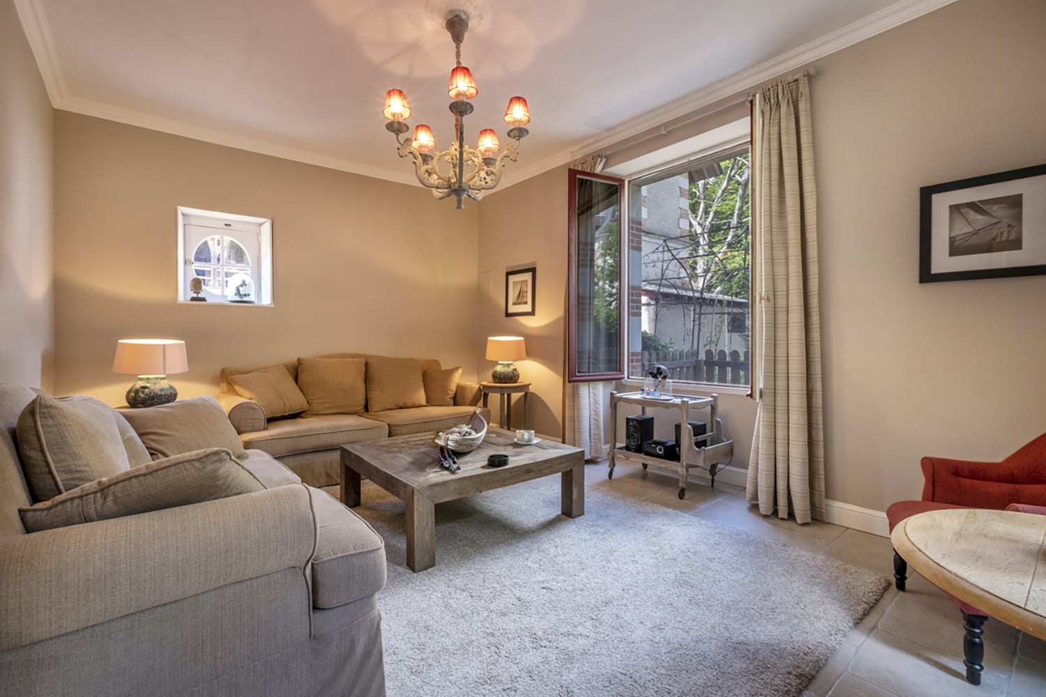 Sitting room | Holiday château in Nouvelle-Aquitaine