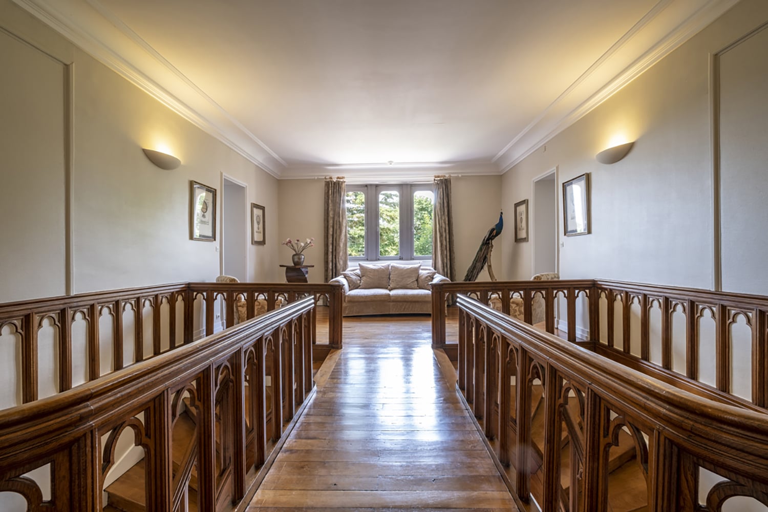 Staircase | Holiday château in Nouvelle-Aquitaine