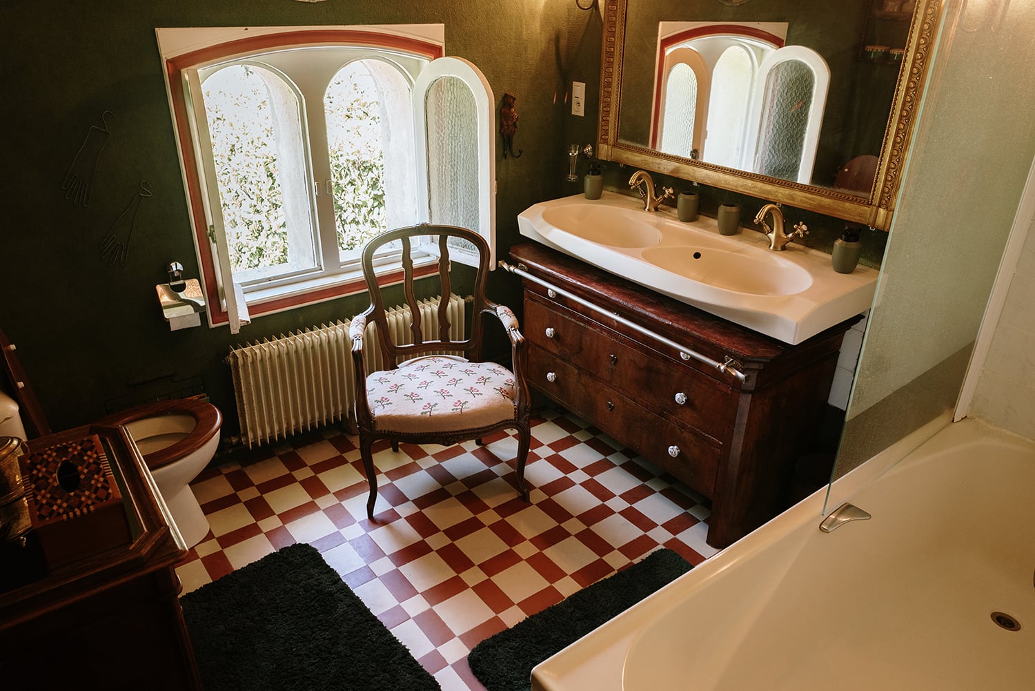Bathroom | Holiday château in Dordogne