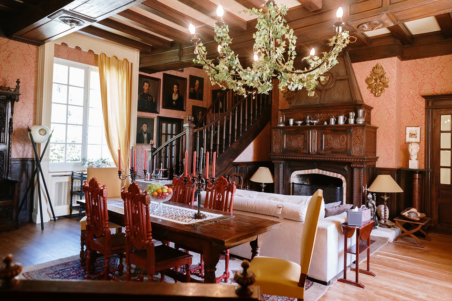 Dining room | Holiday château in Dordogne
