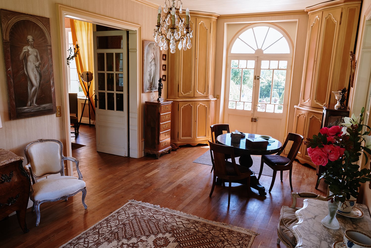 Entrance hallway | Holiday château in Dordogne