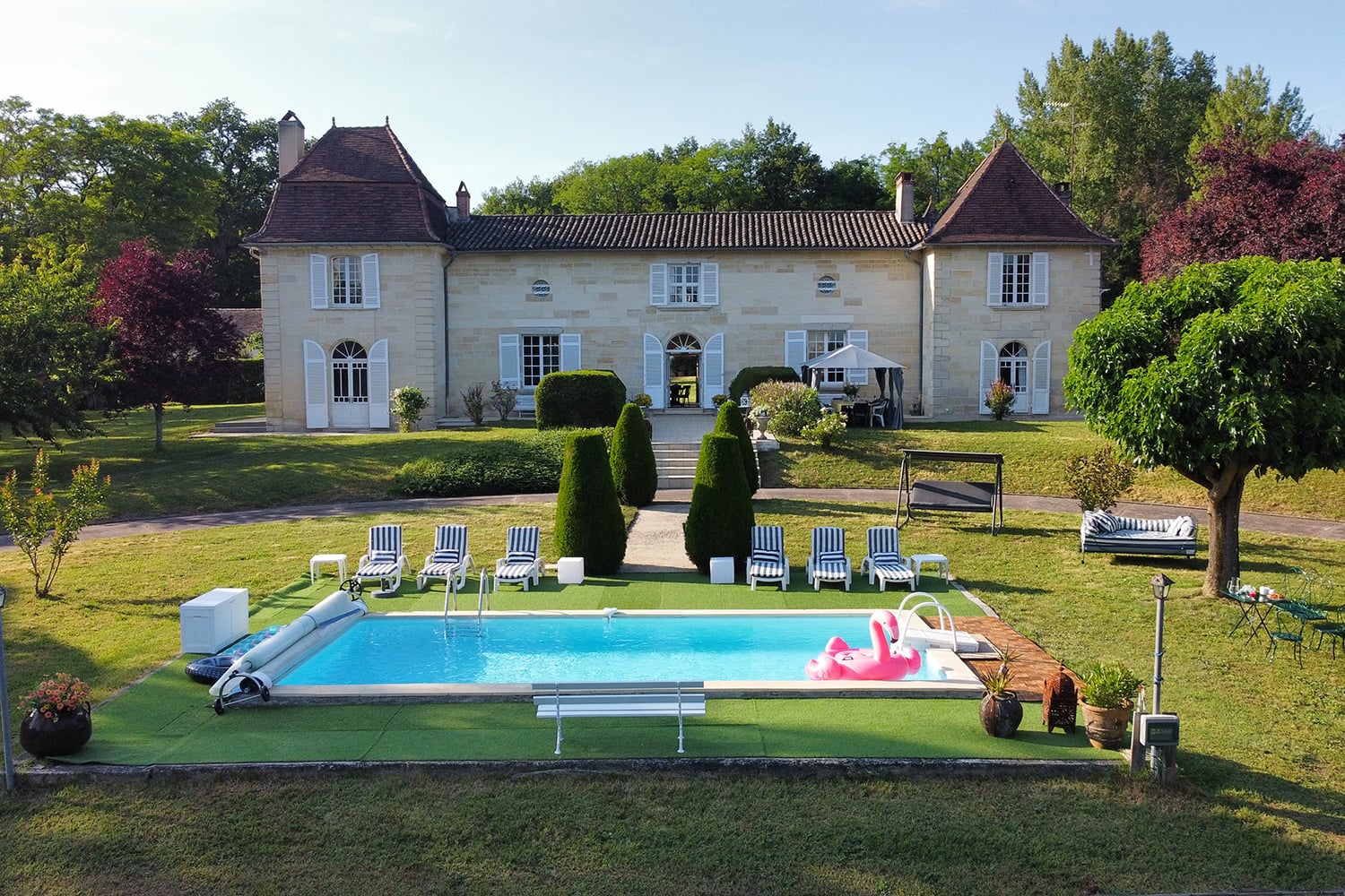 Holiday château in Dordogne with private heated pool