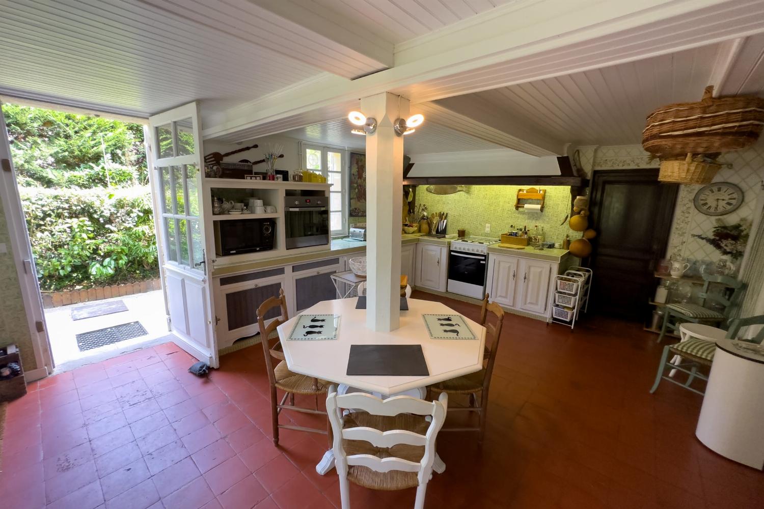 Kitchen | Holiday château in Dordogne