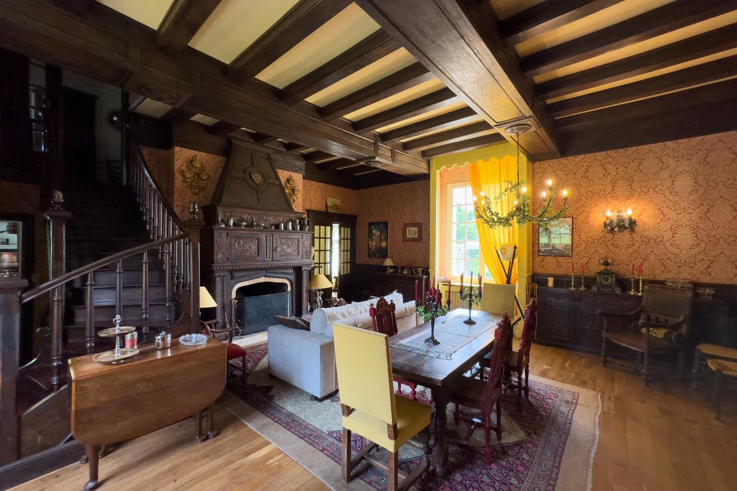 Living room | Holiday château in Dordogne