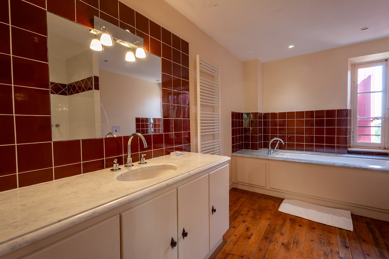 Red house | Bathroom