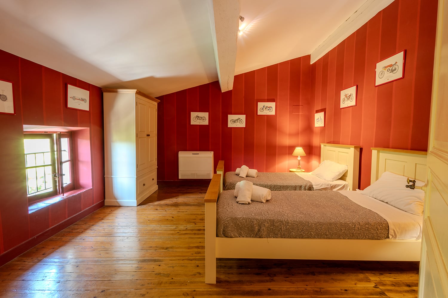 Red house | Bedroom