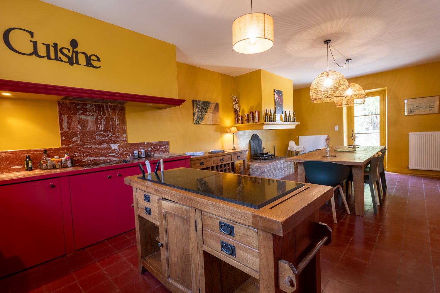Red house | kitchen
