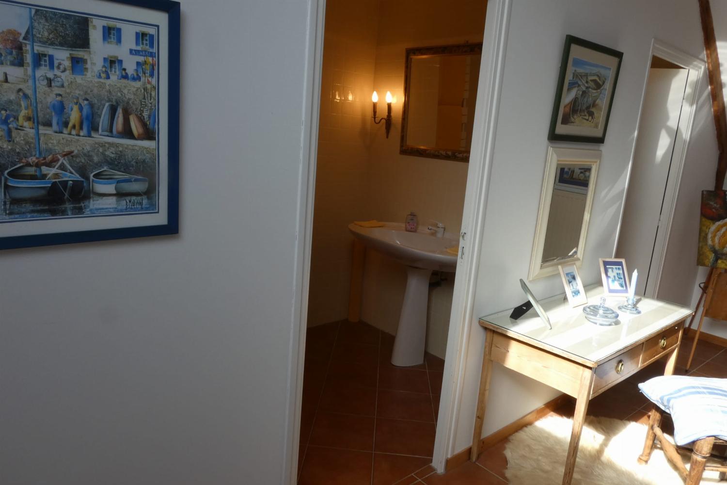 Bathroom | Rental cottage in Brittany