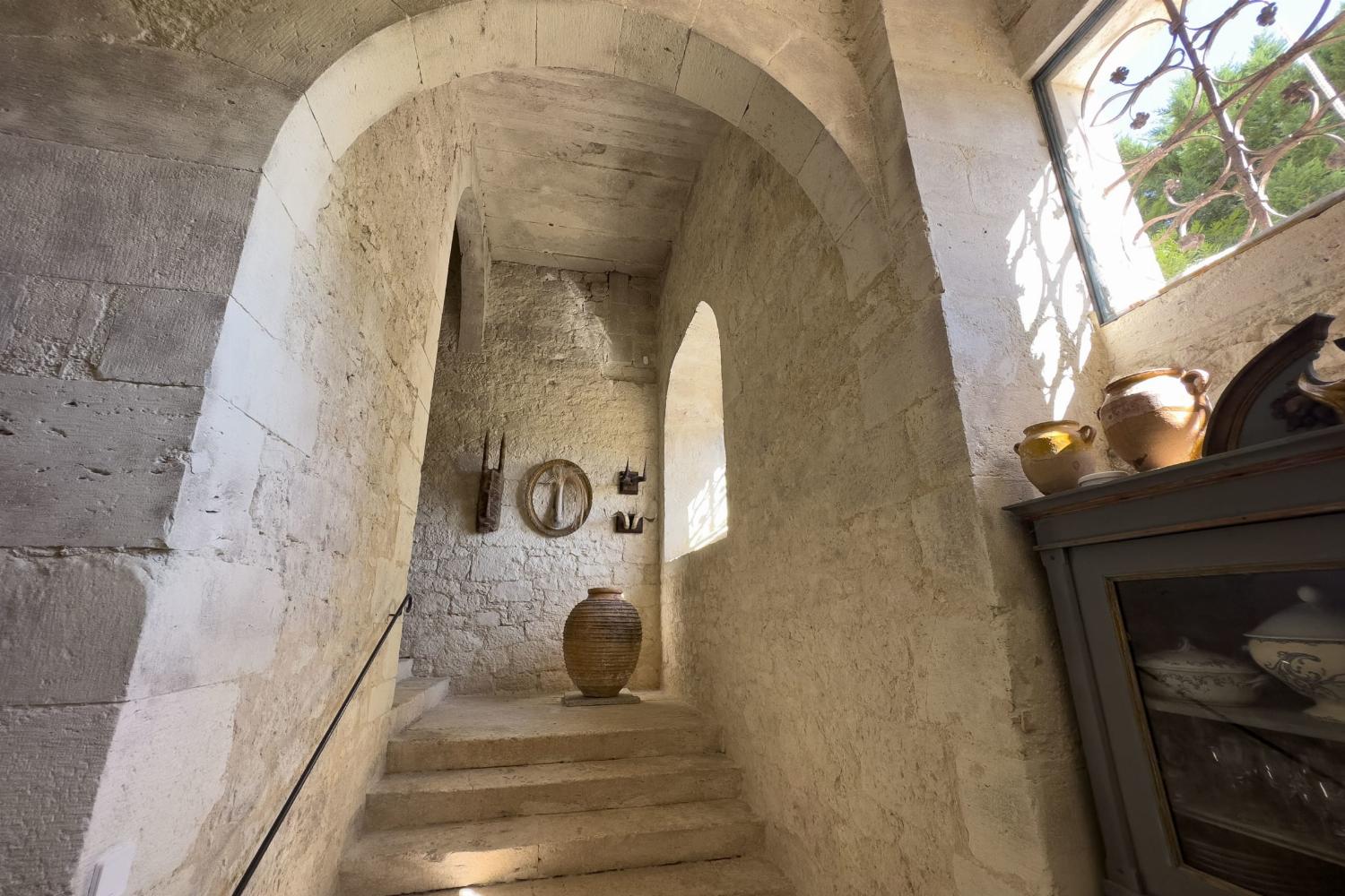 Staircase | Holiday château in Nouvelle-Aquitaine