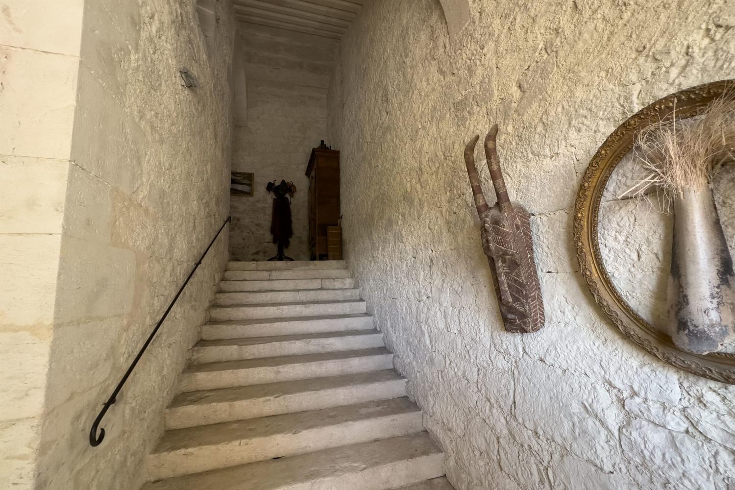 Staircase | Holiday château in Nouvelle-Aquitaine