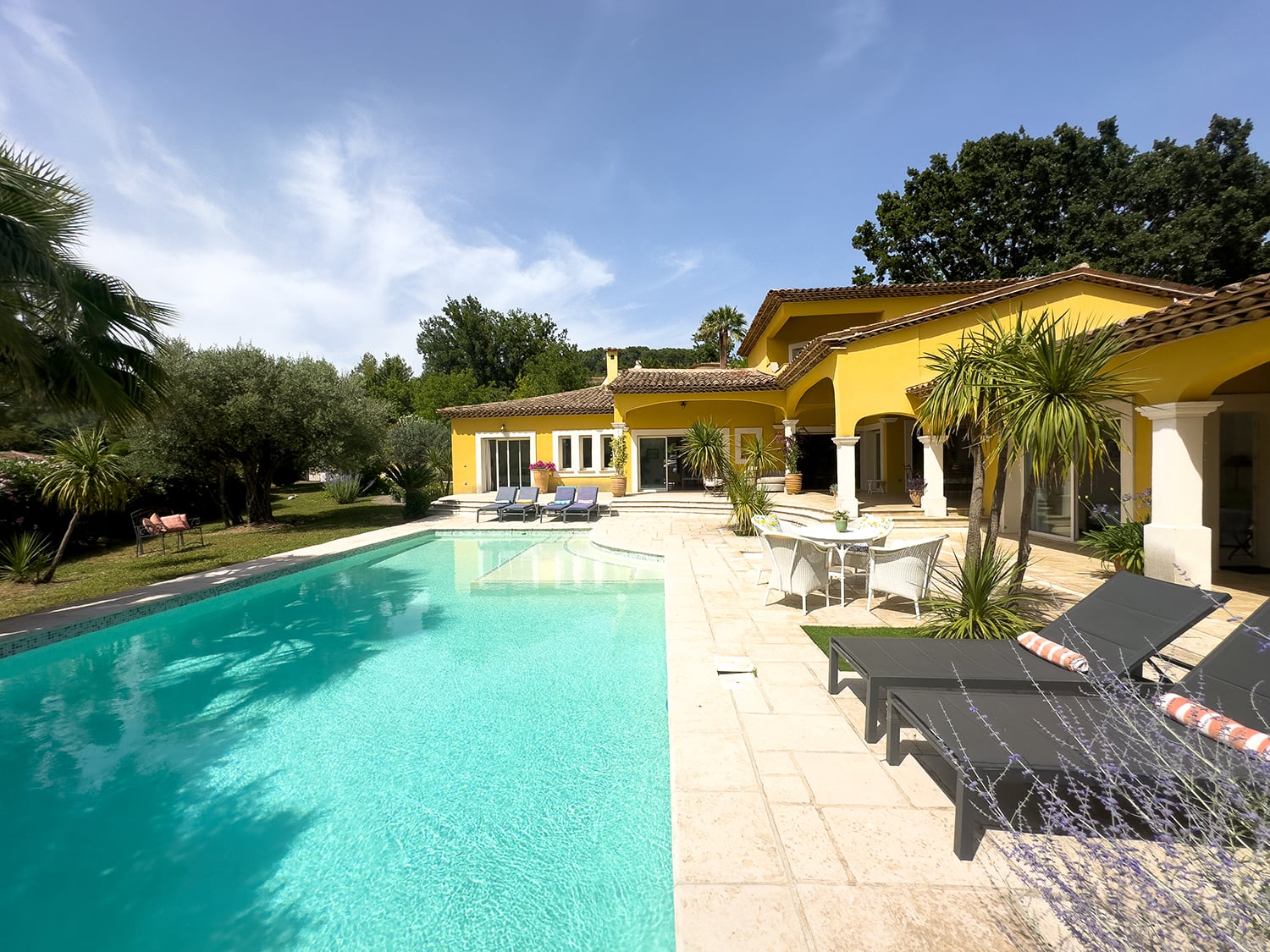 Holiday villa in Provence with private pool
