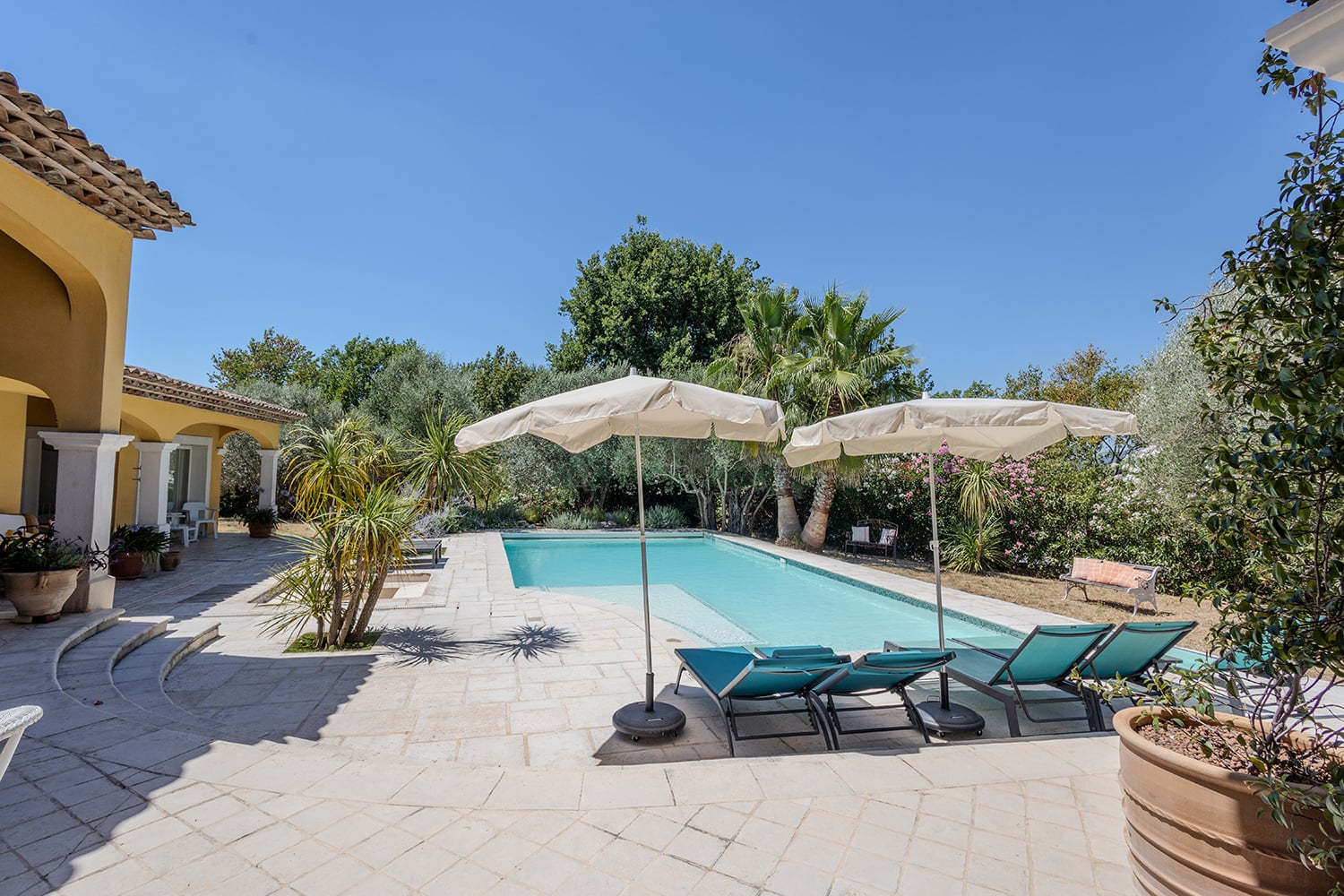 Private pool Private pool