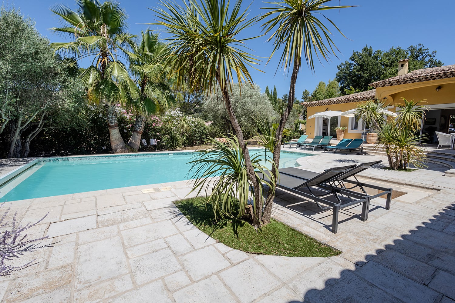 Private pool Private pool