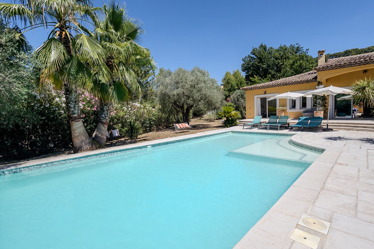 Private pool Private pool