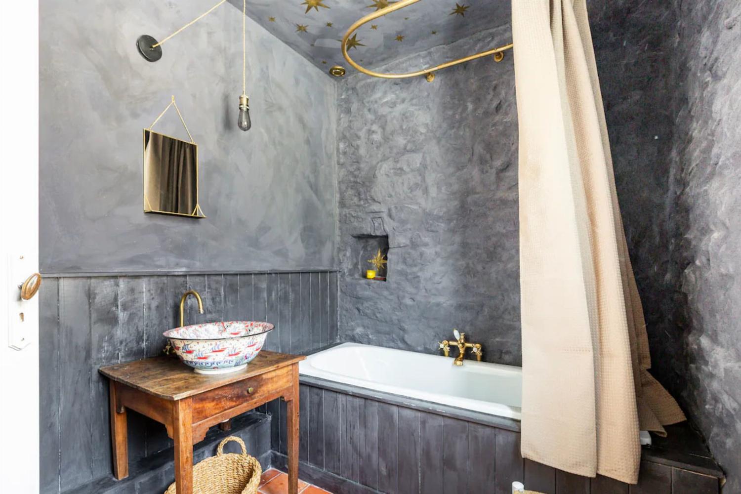 Bathroom | Holiday home in Provence