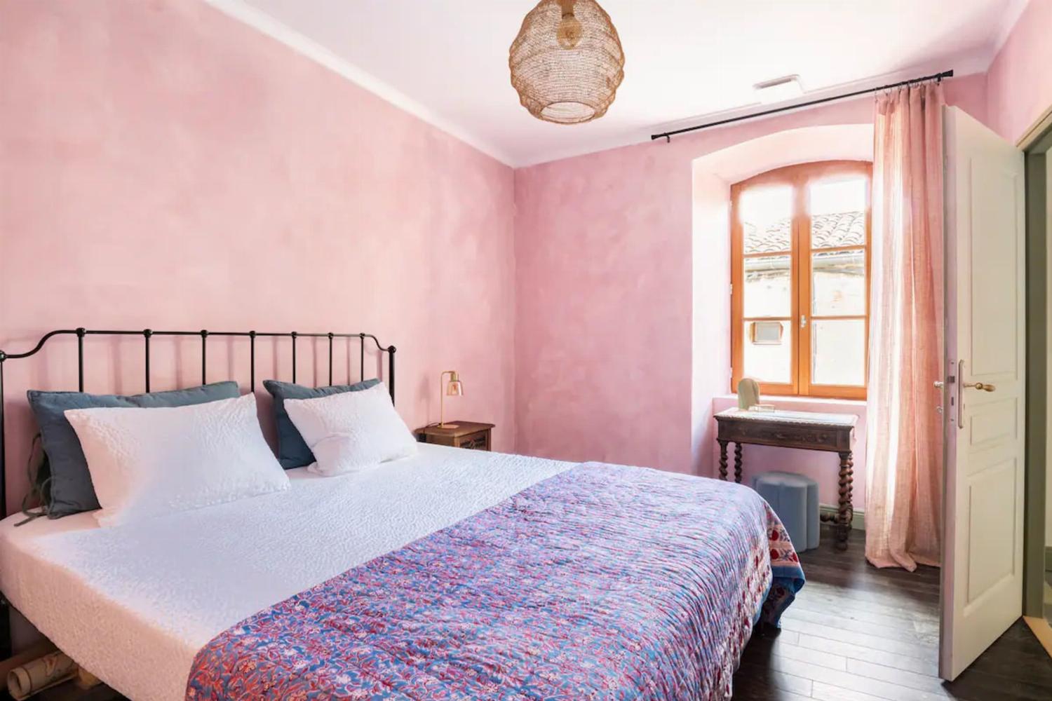 Bedroom | Holiday home in Provence
