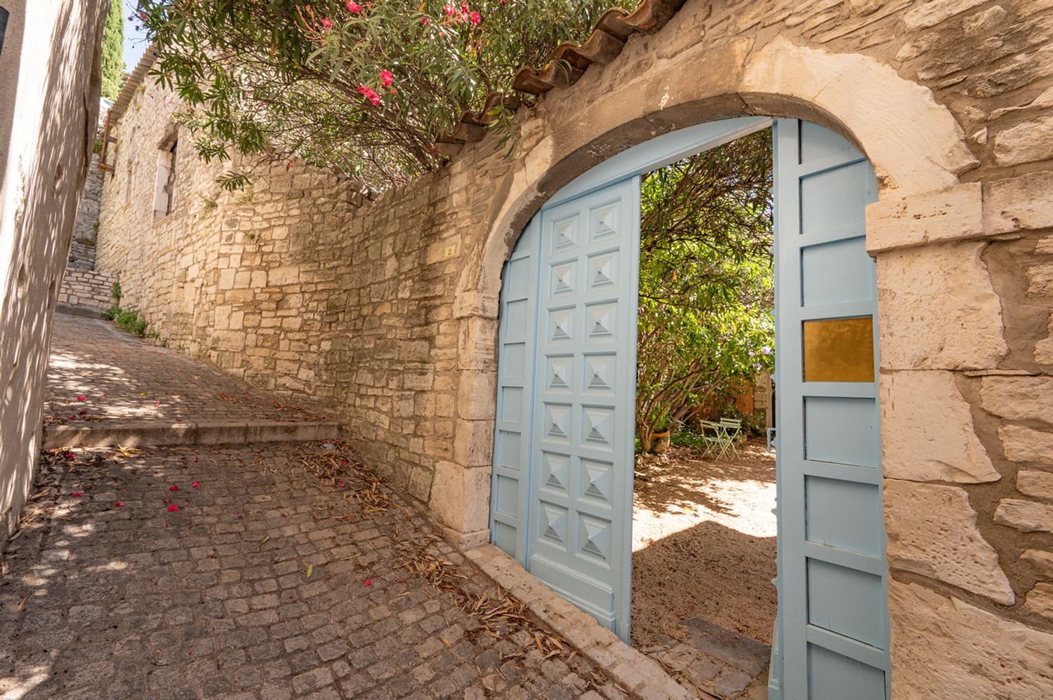 Entrance gates