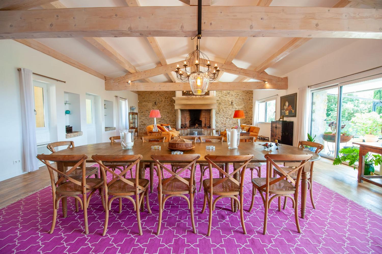 Dining room | Holiday accommodation in the South of France