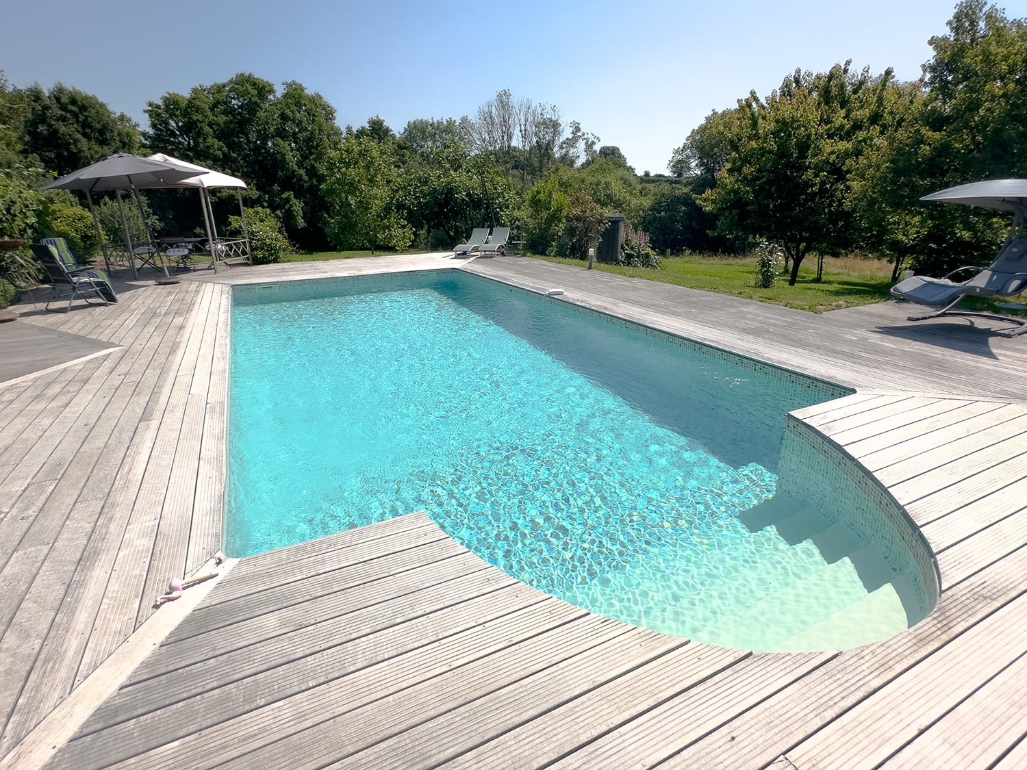 Shared pool in Pays de la Loire