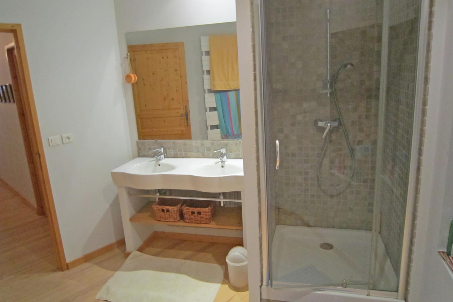 Bathroom | Holiday accommodation in South of France