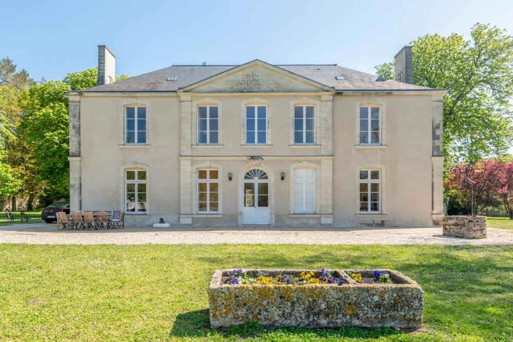 Holiday rental homes Brittany, Vendée, Loire Valley and Burgundy, France