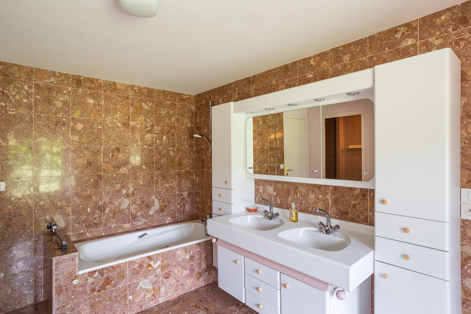 Bathroom Bathroom