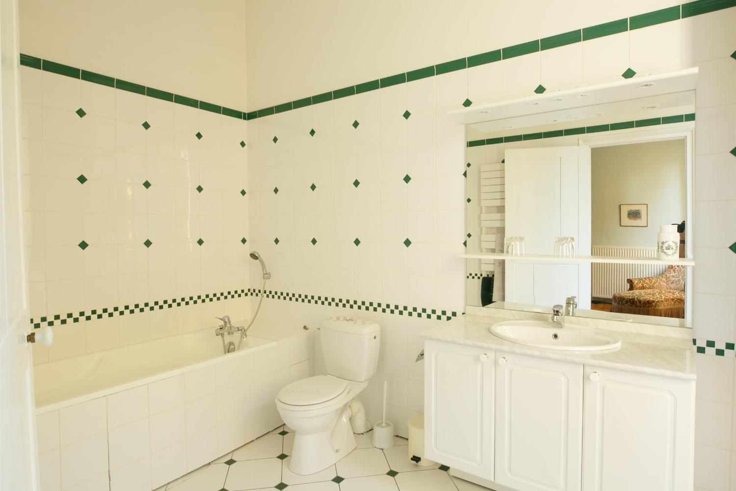 Main House | Bathroom