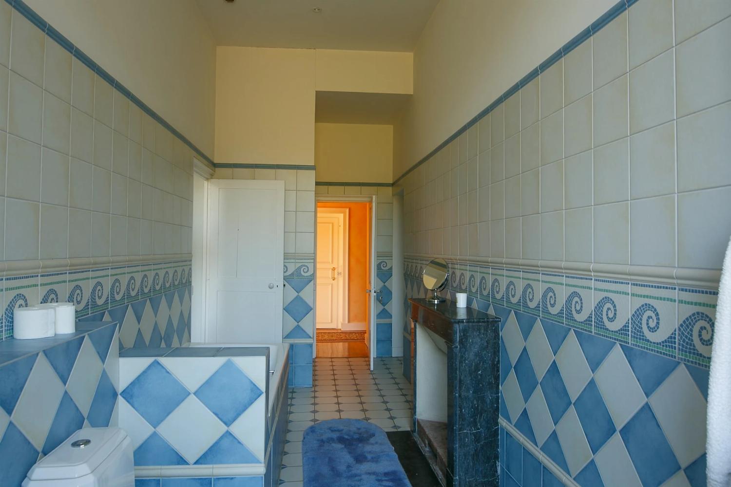 Main house | Bathroom