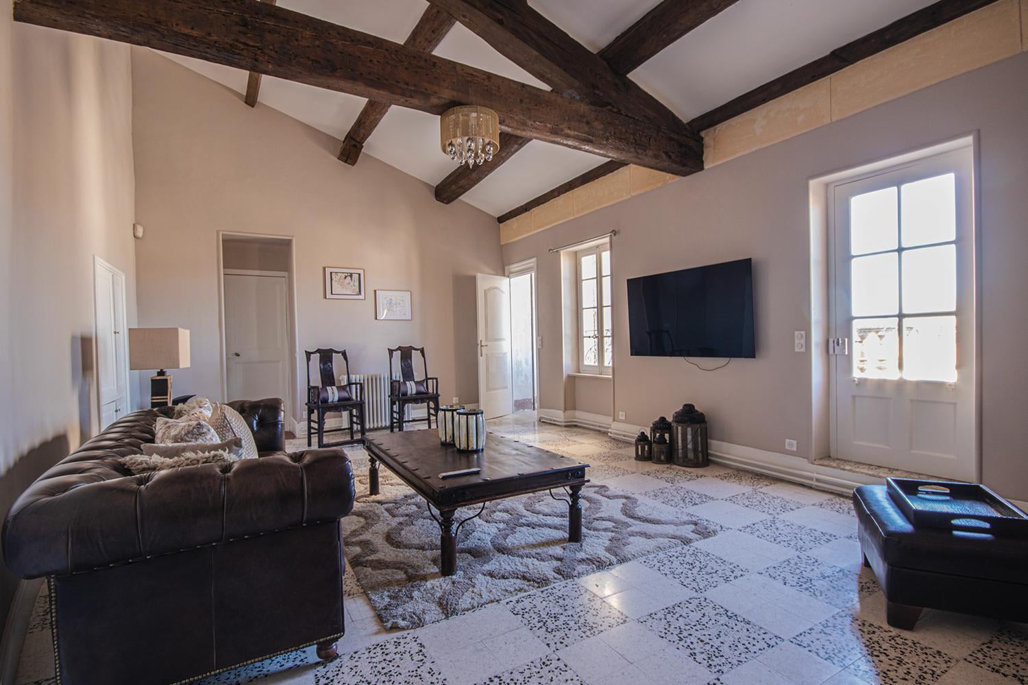 2nd floor sitting room | Holiday château in south of France