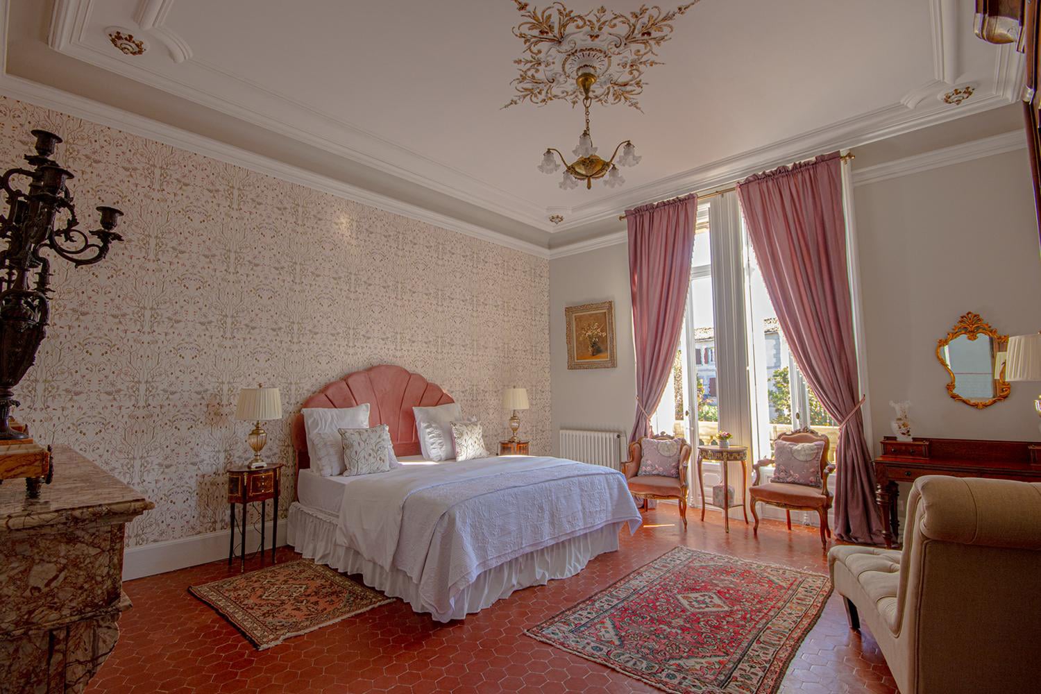 Bedroom | Holiday château in south of France
