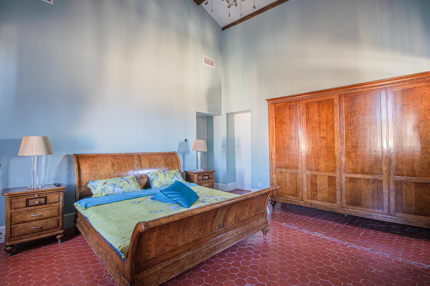 Bedroom | Holiday château in south of France