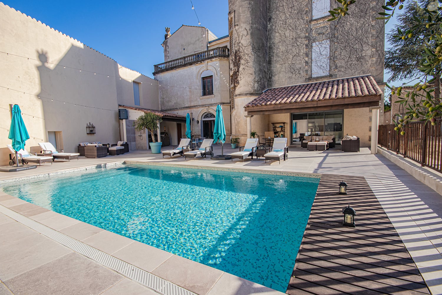 Château de vacances avec piscine privée dans le sud de la France