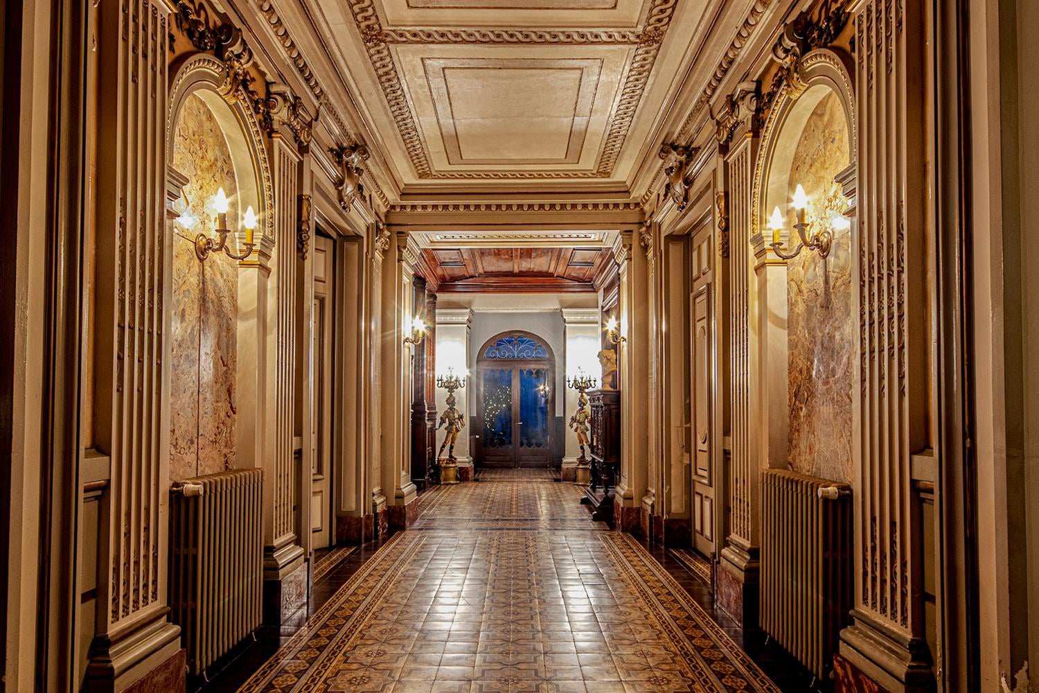 Hallway | Holiday château in south of France