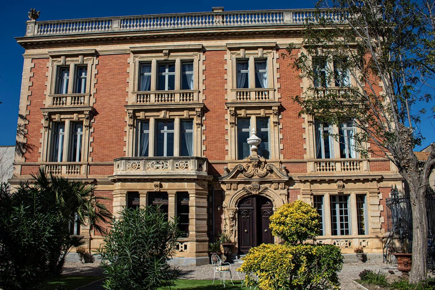 Holiday château in South of France