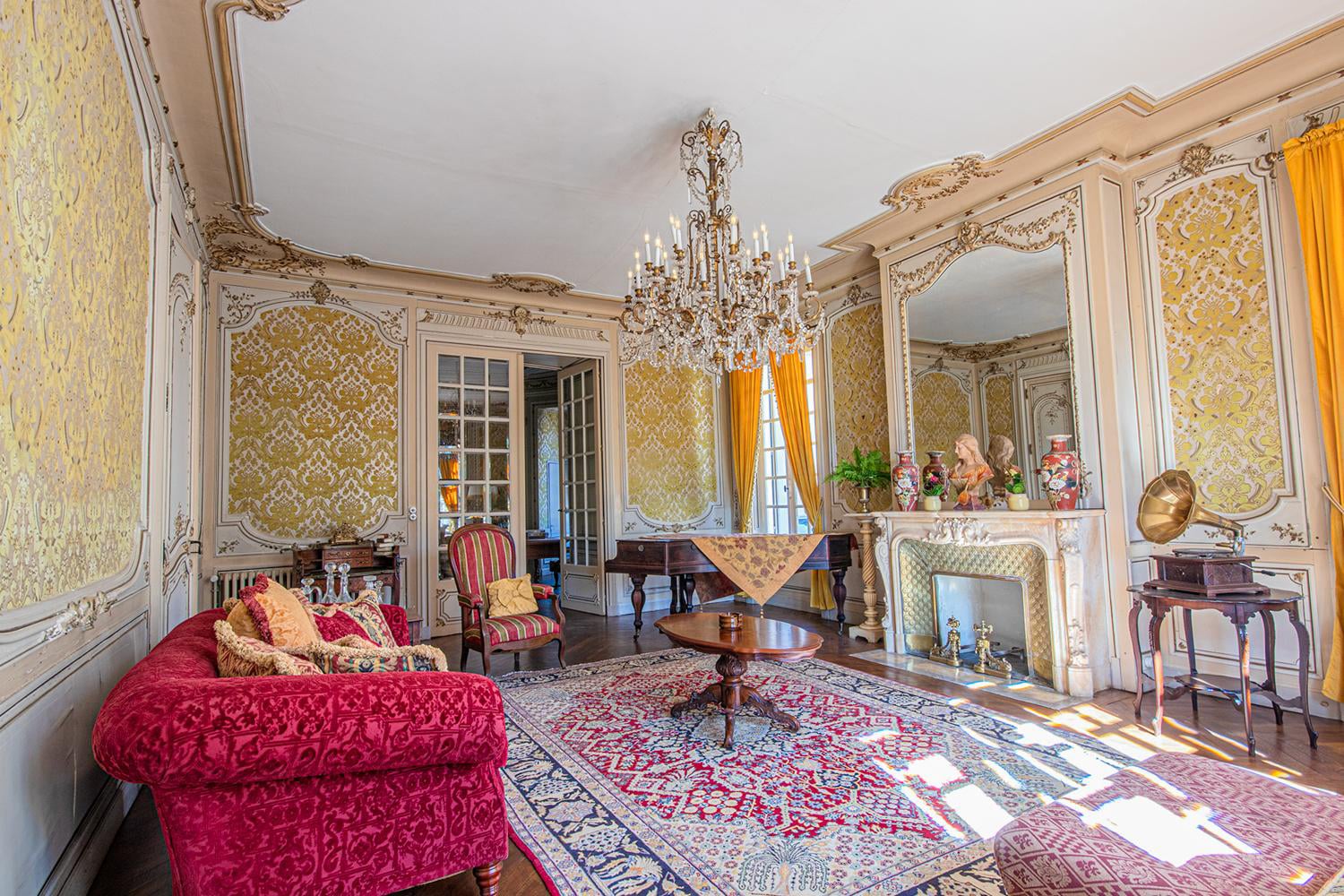 Sitting room | Holiday château in south of France