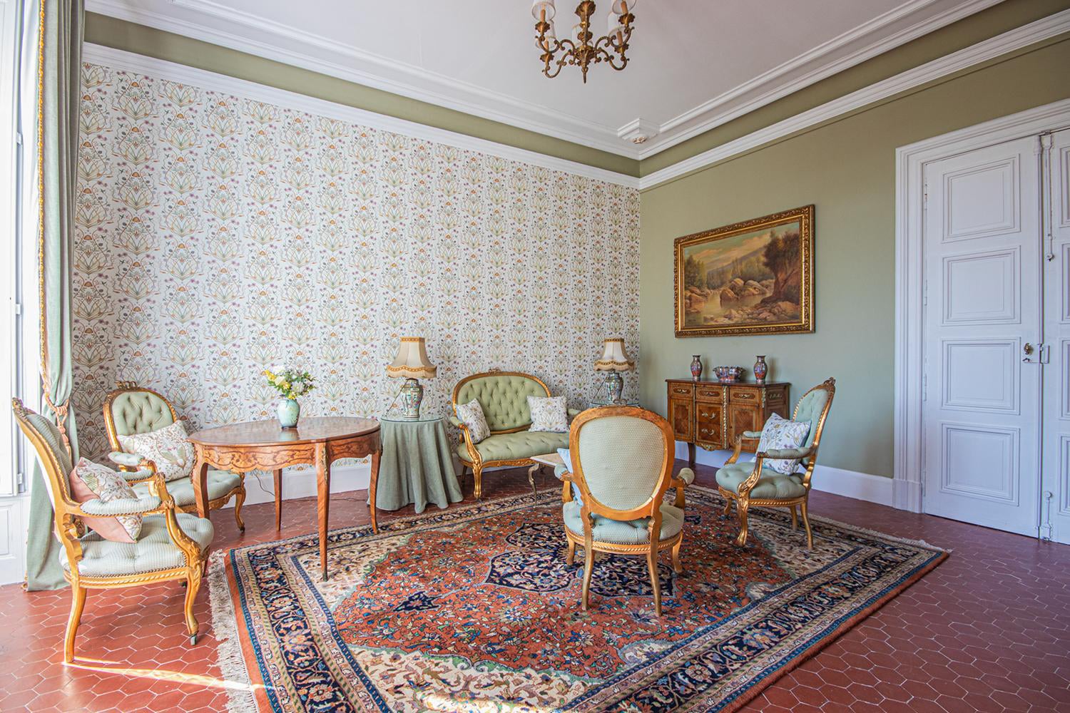 Sitting room | Holiday château in south of France