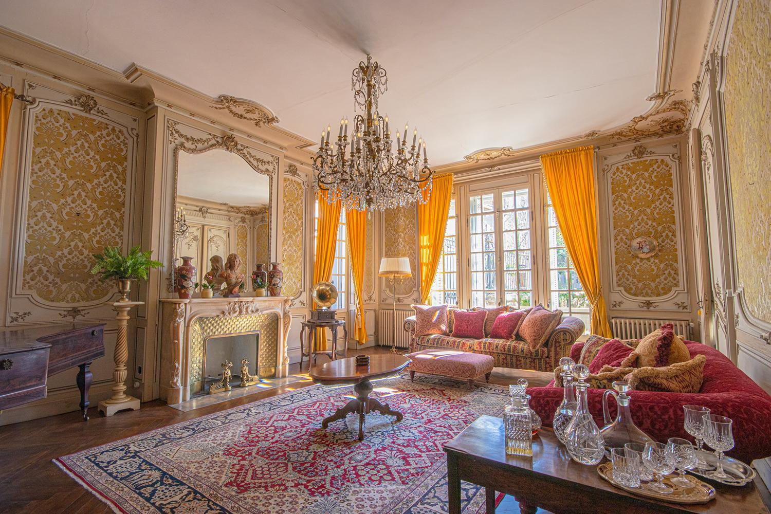 Sitting room | Holiday château with private pool in south of France