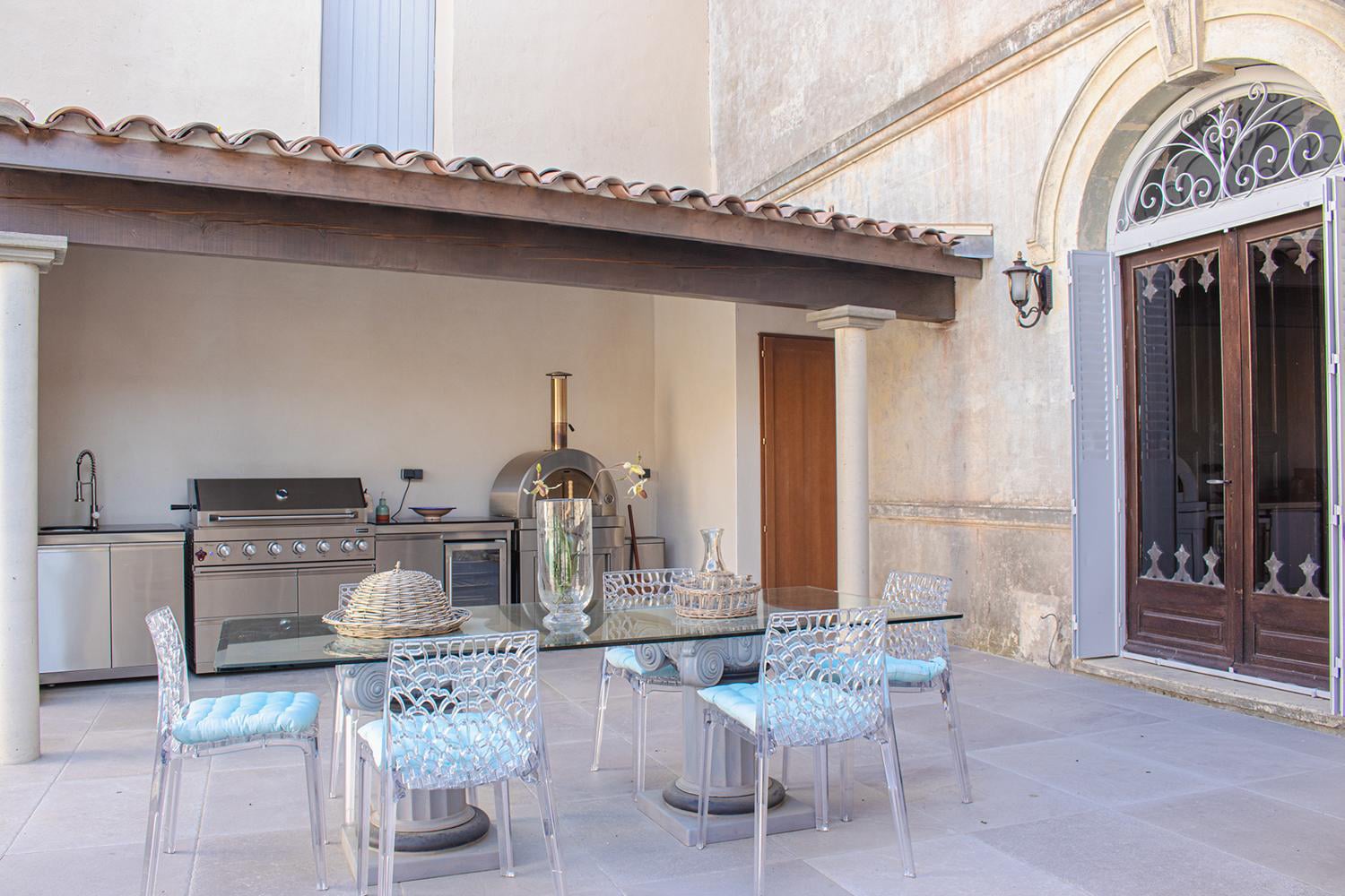 Terrace | Holiday château in south of France