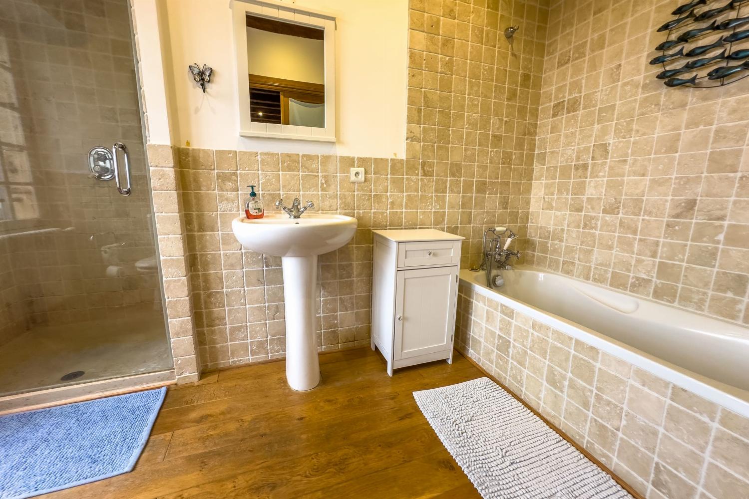 Bathroom | Holiday home in Dordogne