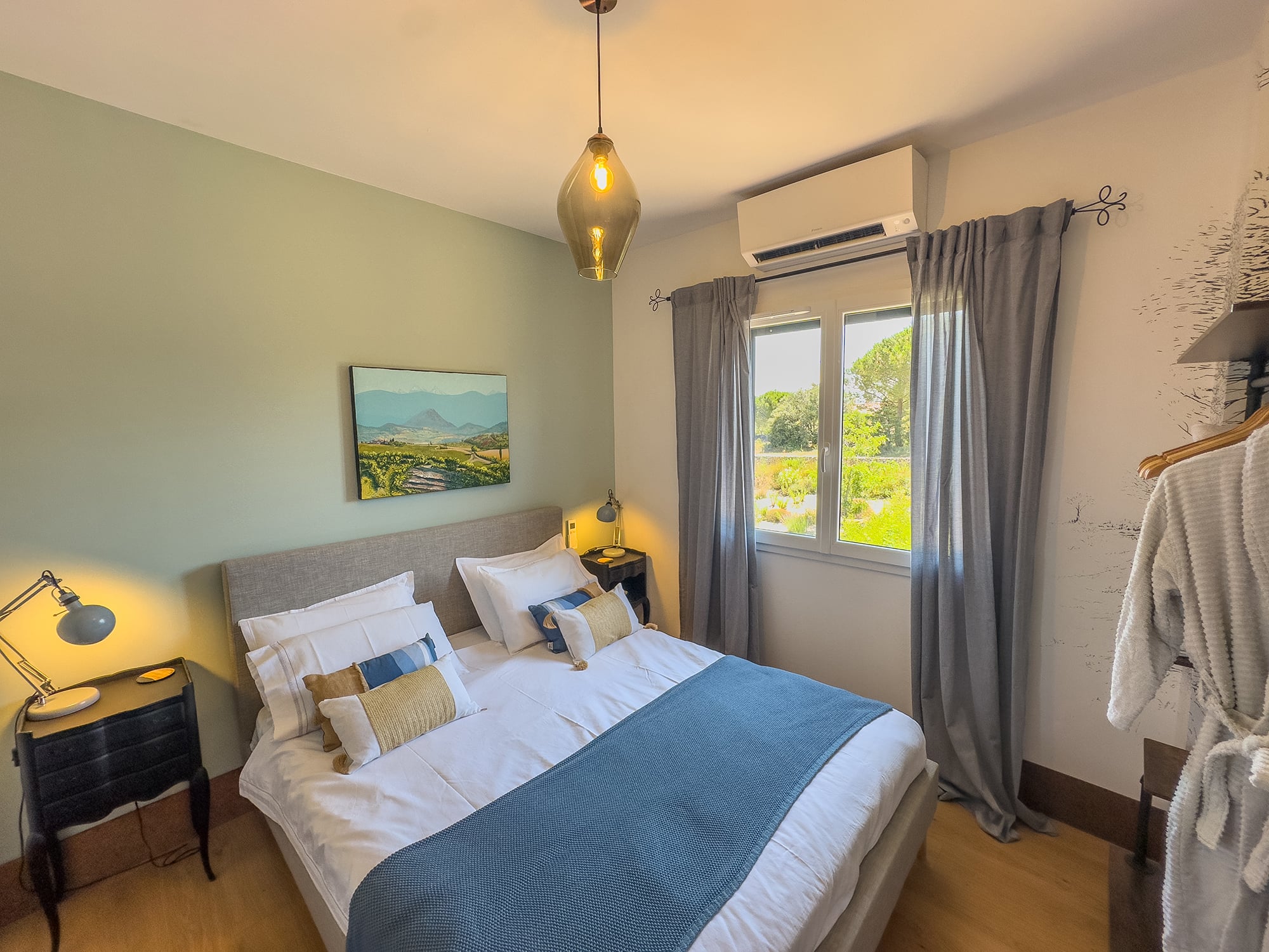 Bedroom | Vacation home in the South of France