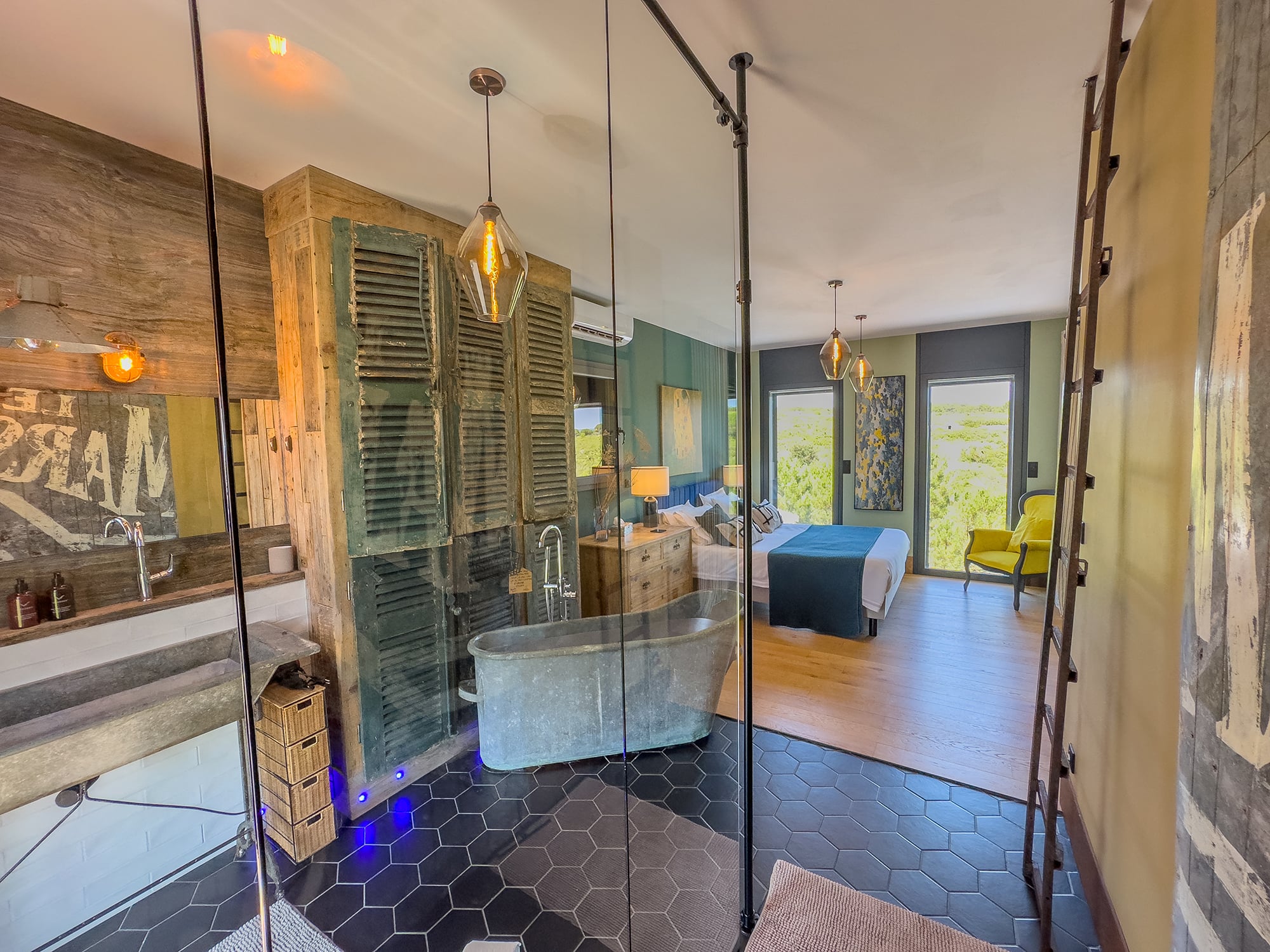 Bedroom | Vacation home in the South of France