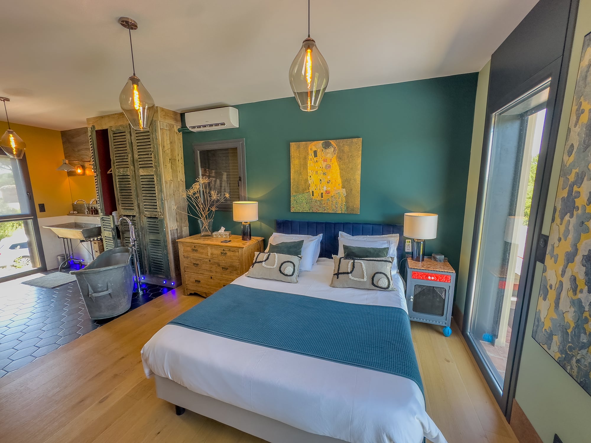 Bedroom | Vacation home in the South of France