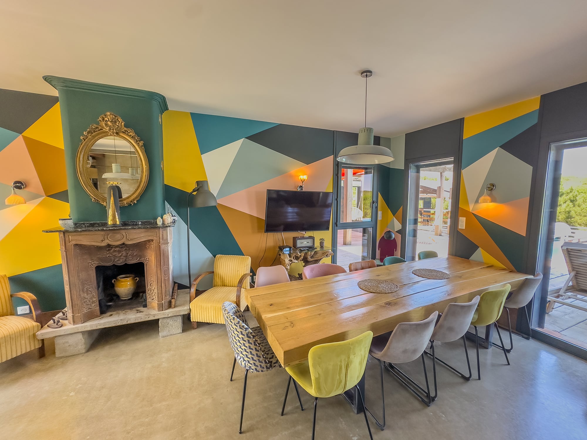 Dining room | Vacation home in the South of France